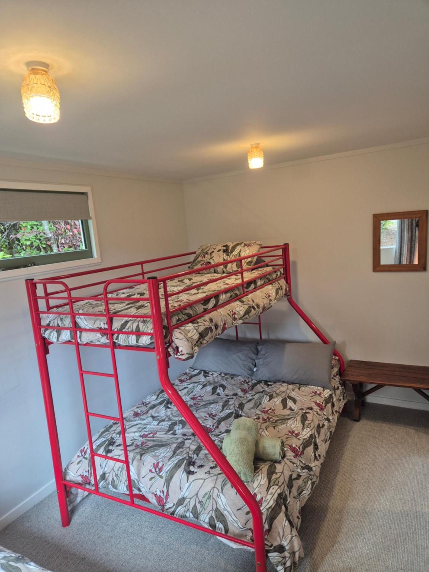 Cosy Getaway In Manapouri Villa Exterior photo
